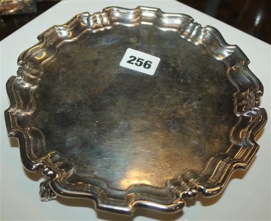 Silver salver with Chippendale border, London 1914